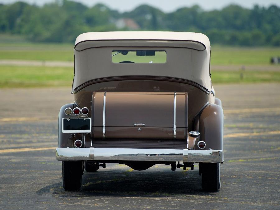  Pierce-Arrow Model 54 Convertible Sedan 1932 года  (фото 6 из 17)